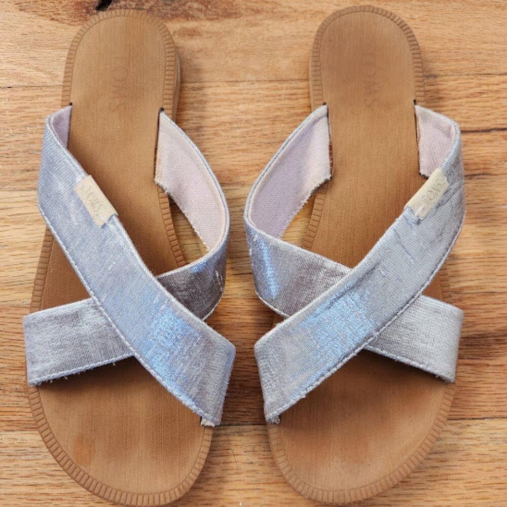 Tom's Sandals - Girls Size 3.5 - Silver
